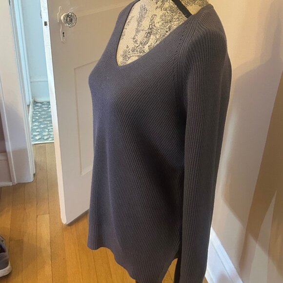 Athleta Hanover Refined soft and cozy V-Neck Sweater purple S - Picture 5 of 10